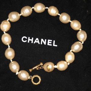 Chanel pearl necklace